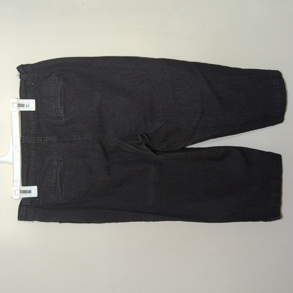 White Stag Denim Capris Dark Wash with Stretch Women's Size 10 - Picture 4 of 5